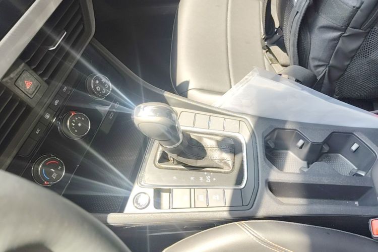 Volkswagen Bora 2025 car image #14
