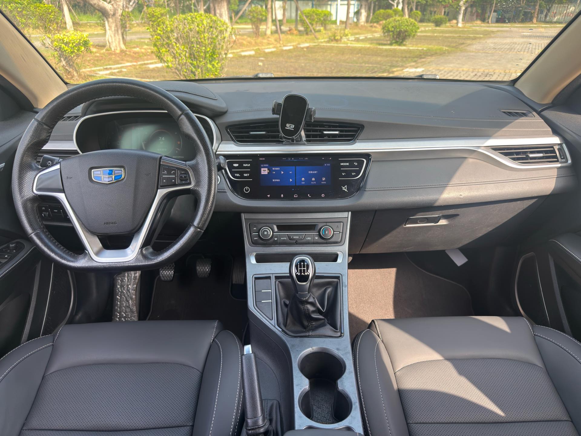 GEELY Emgrand 2019 car image #5