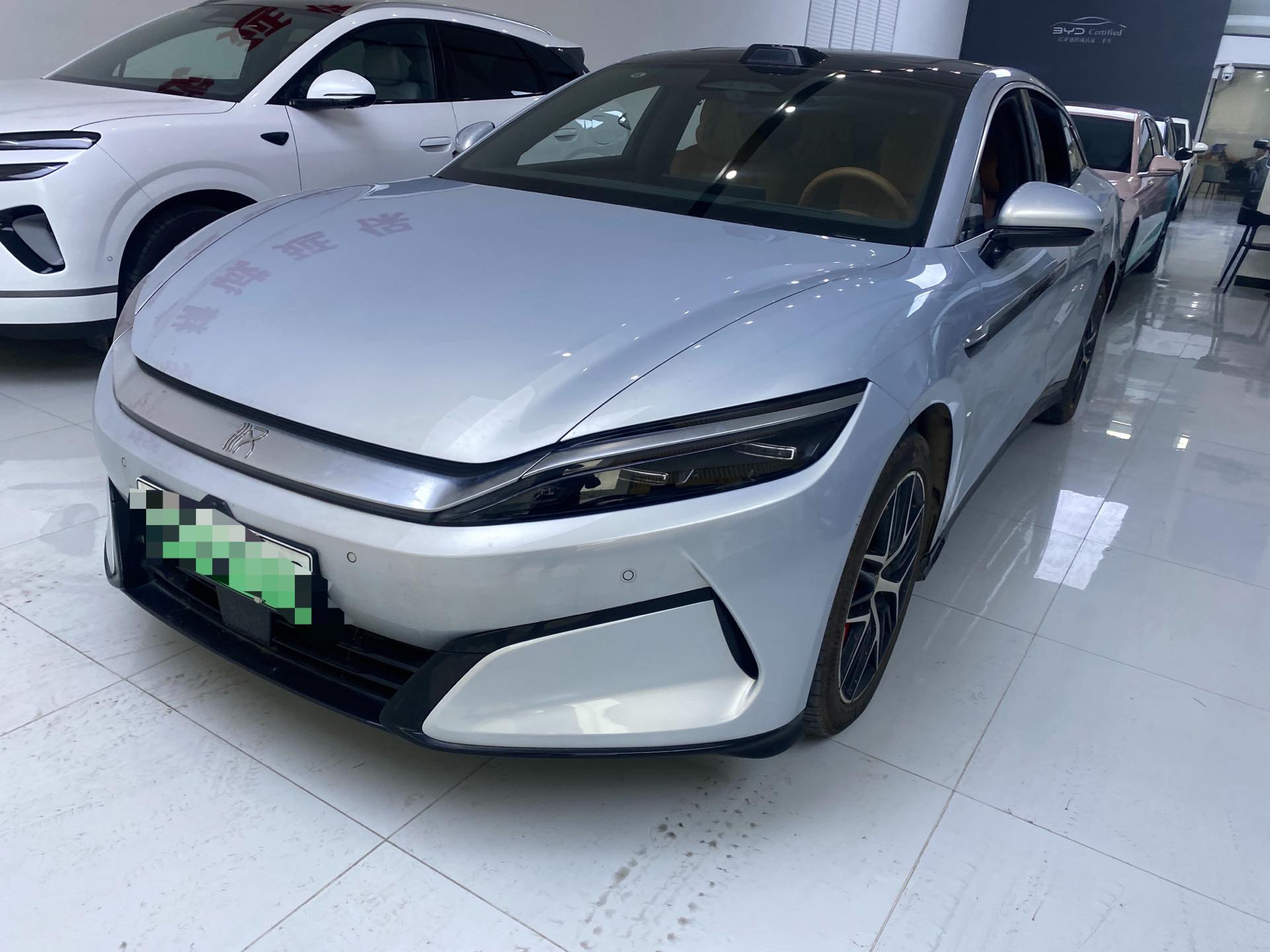 BYD HanL 2025 BYD HanL 2025 صورة سيارة