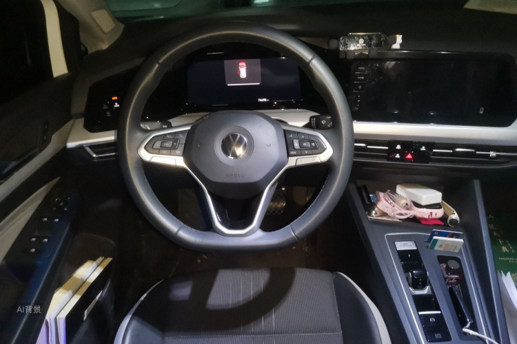 Volkswagen Golf 2023 car image #12