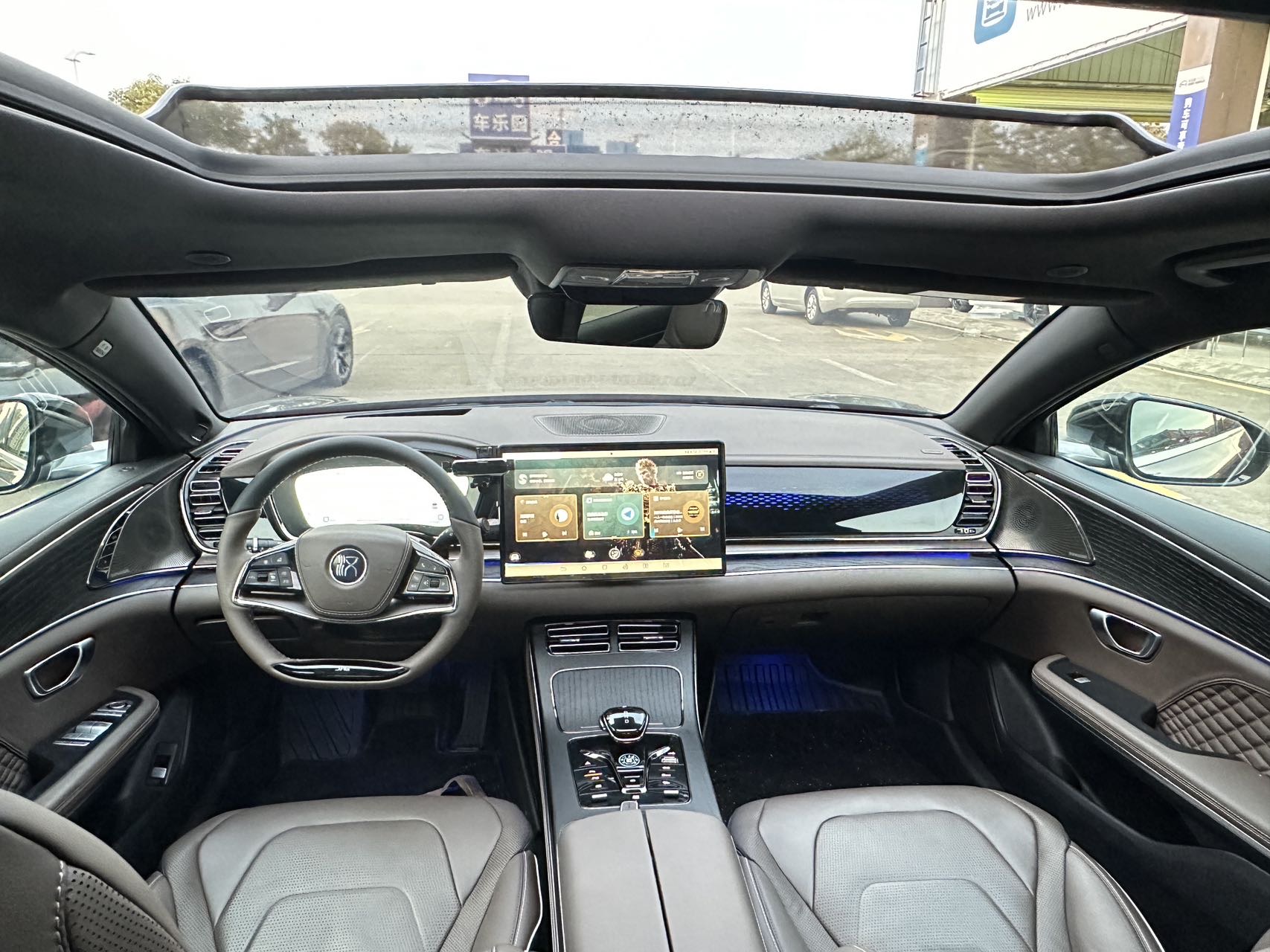 BYD Han 2022 immagine di auto #14