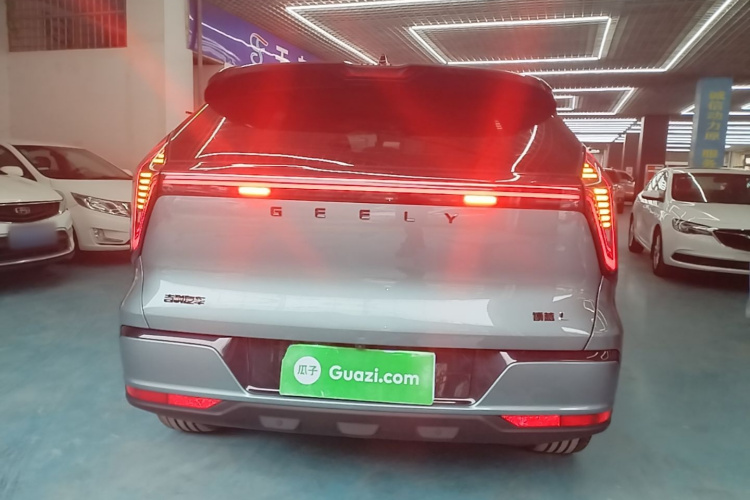 GEELY Boyue L 2025 car image #6