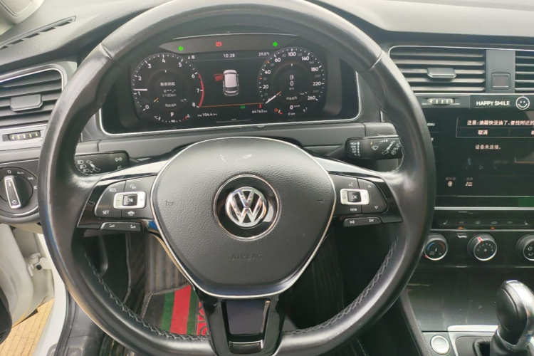 Volkswagen Golf 2020 car image #15