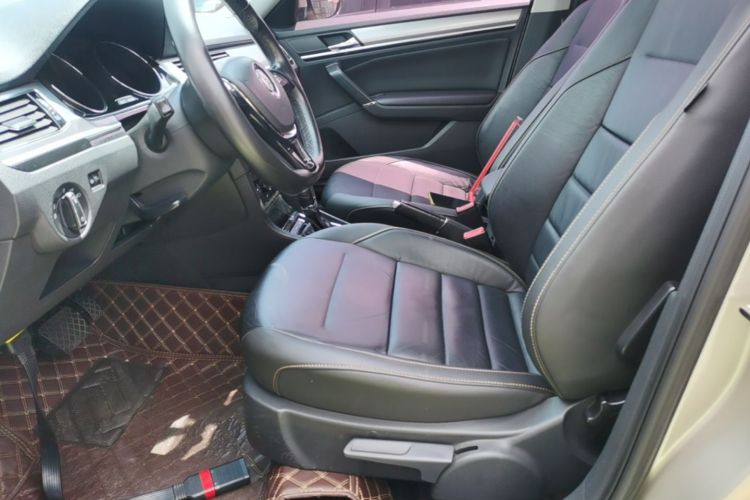 Volkswagen Bora 2017 car image #15