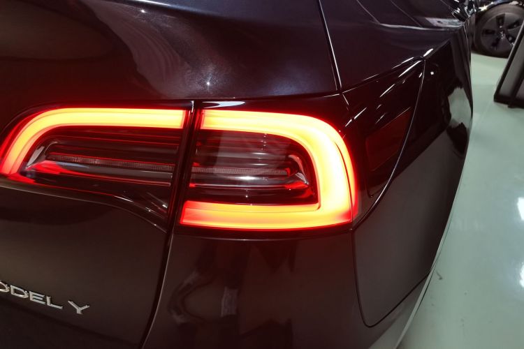 Tesla Model Y 2024 #8 Tesla Model Y 2024 car image #8