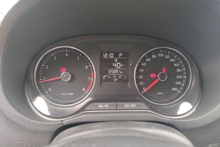 Volkswagen Polo 2015 #13 Volkswagen Polo 2015 car image #13