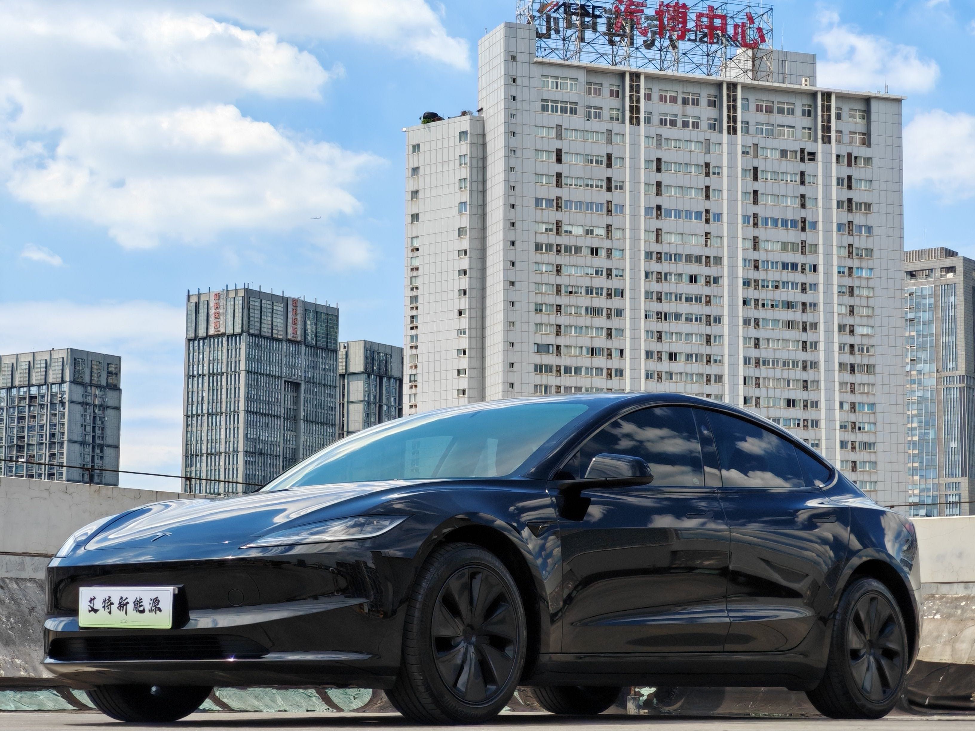 Tesla Model 3 2025 car image 