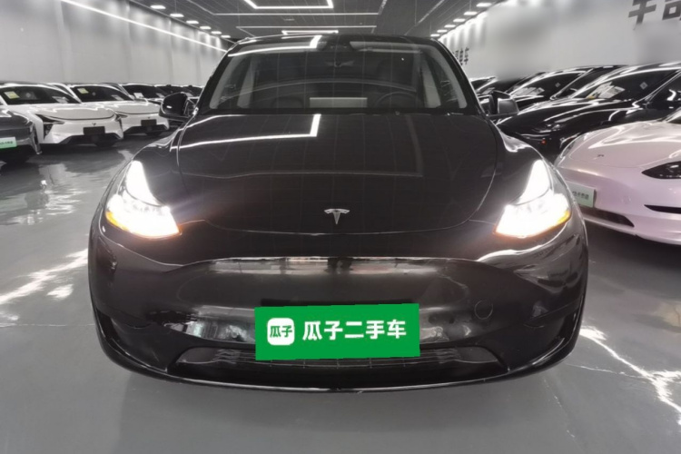 Tesla Model Y 2023 #3 Tesla Model Y 2023 immagine di auto #3