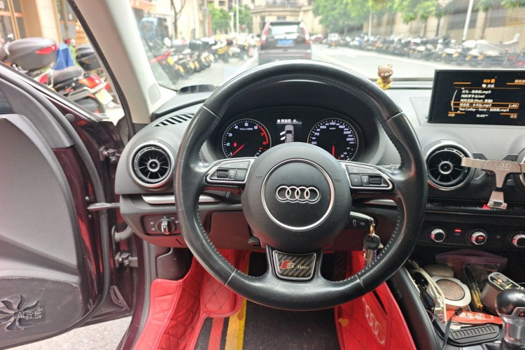 Audi A3 2016 car image #12