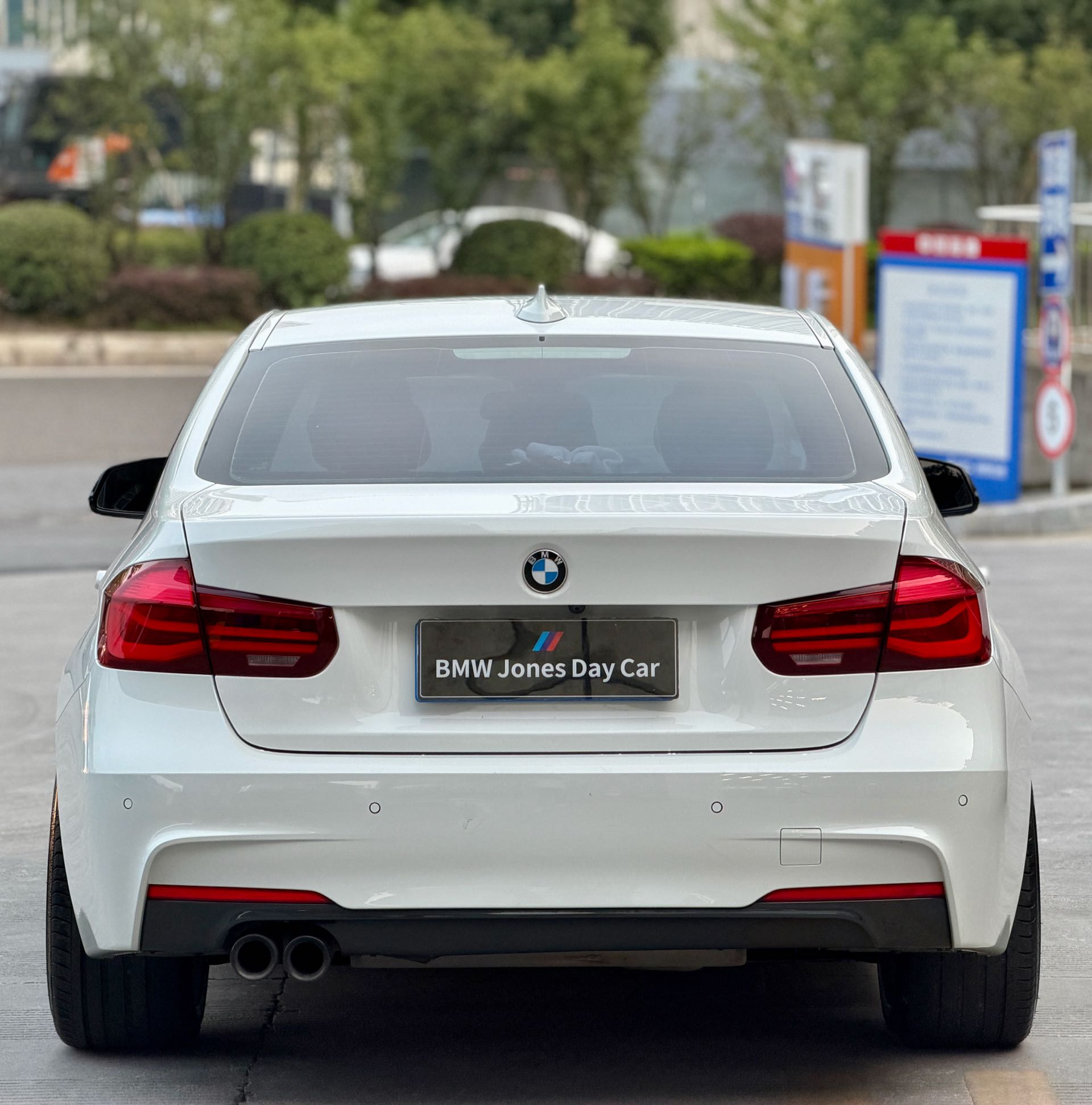 BMW 3 Series 2018 immagine di auto #6