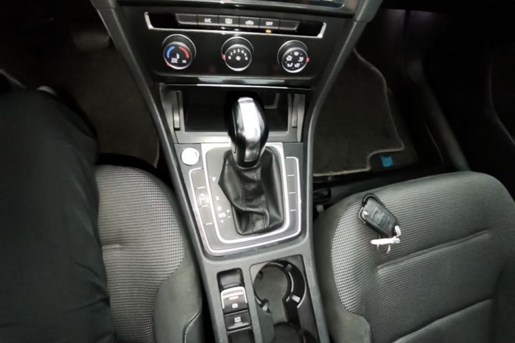 Volkswagen Golf 2020 #14 Volkswagen Golf 2020 car image #14