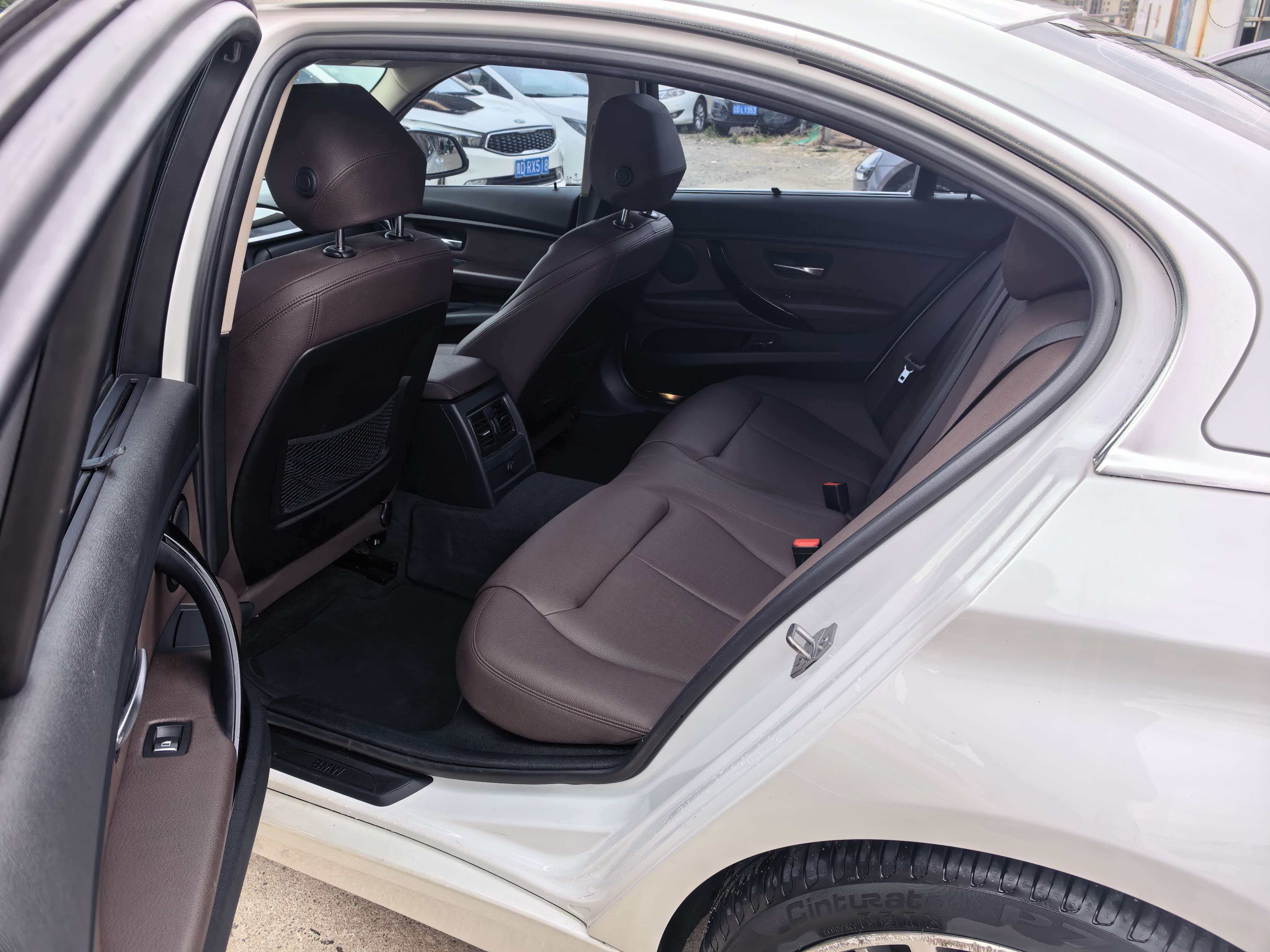 BMW 3 Series 2019 #9 BMW 3 Series 2019 car image #9