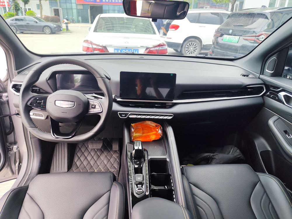 GEELY Coolray 2026 car image #6