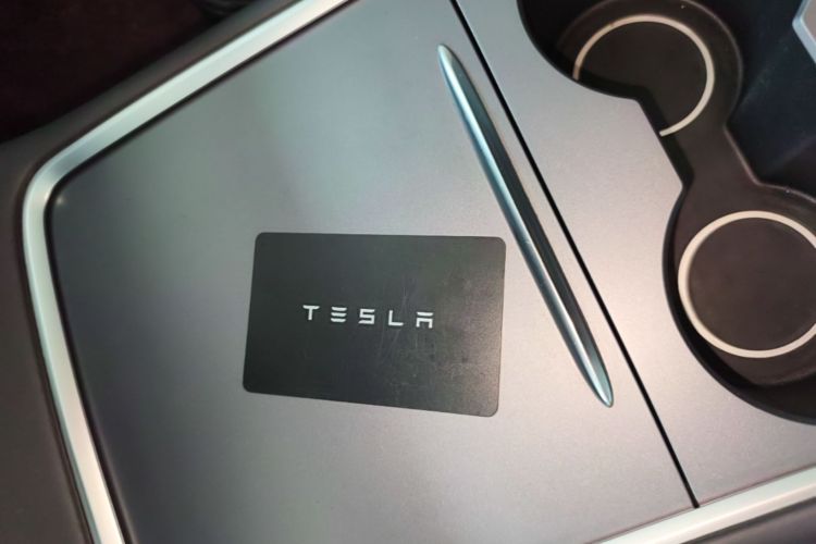 Tesla Model Y 2022 #9 Tesla Model Y 2022 immagine di auto #9
