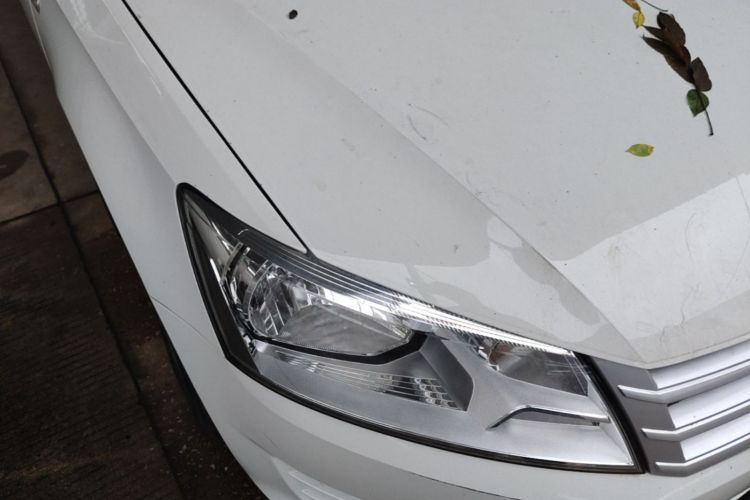 Volkswagen Santana 2017 car image #8