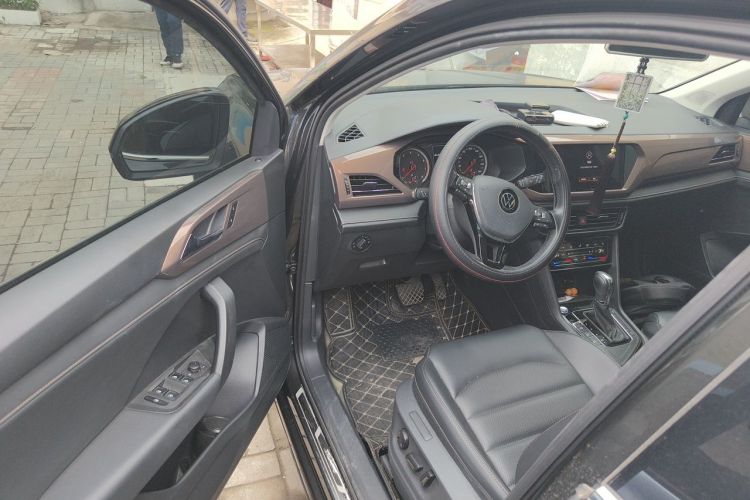 Volkswagen Tharu 2021 car image #9