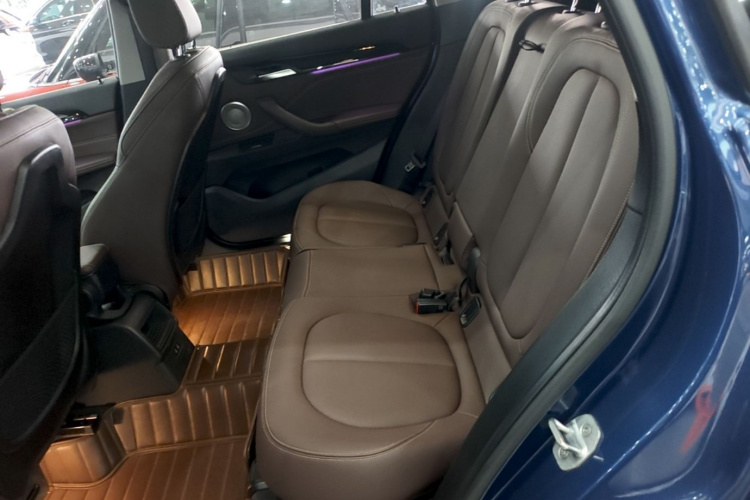 BMW X1 2020 car image #13