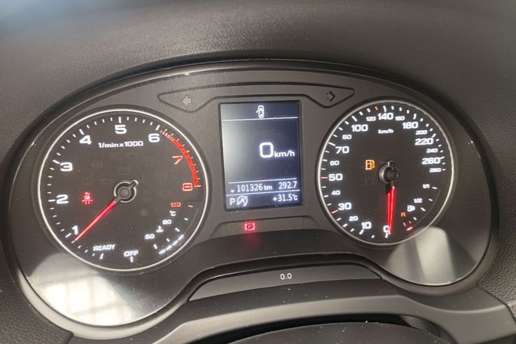 Audi A3 2019 car image #12