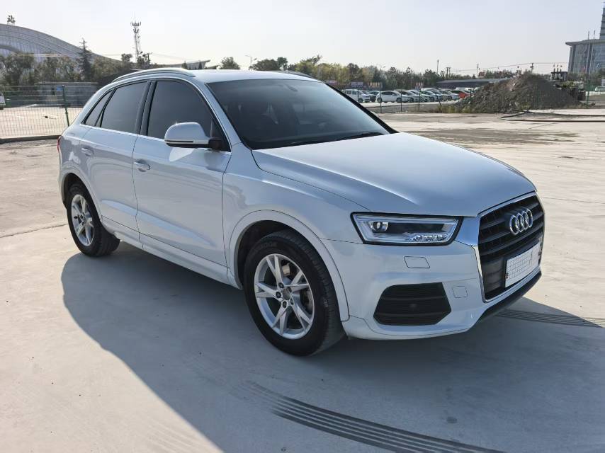 Audi Q3 2019 car image #4