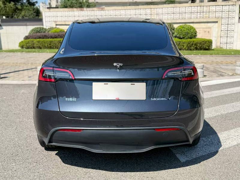 Tesla Model Y 2024 #5 Tesla Model Y 2024 image de voiture #5