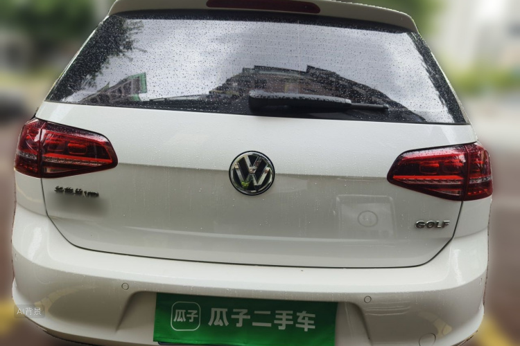 Volkswagen Golf 2017 car image #6