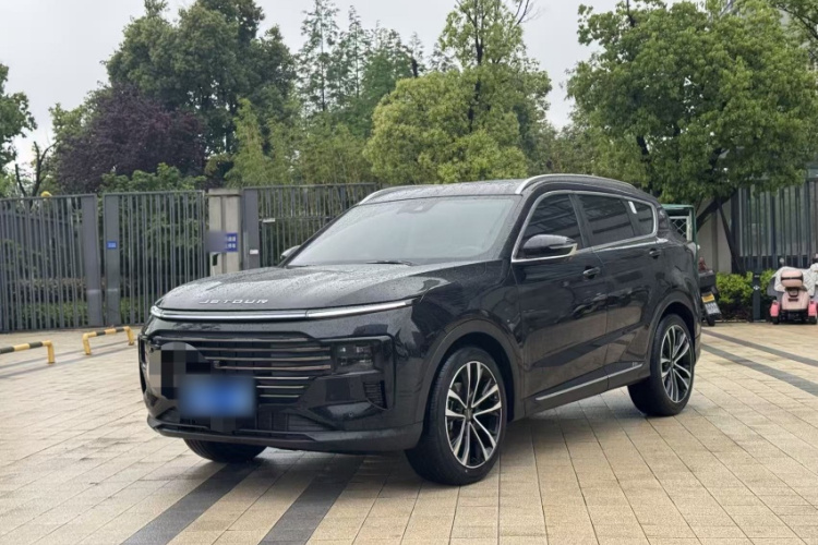 Jetour X70 PLUS 2024 car image #2