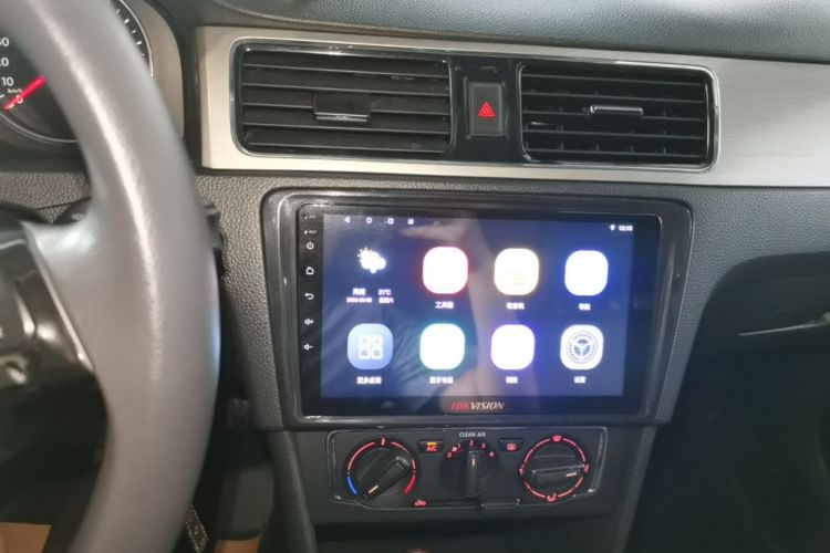 Volkswagen Santana 2016 car image #13