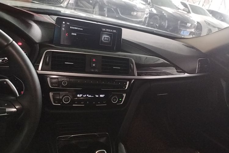 BMW 3 Series 2018 #17 BMW 3 Series 2018 car image #17