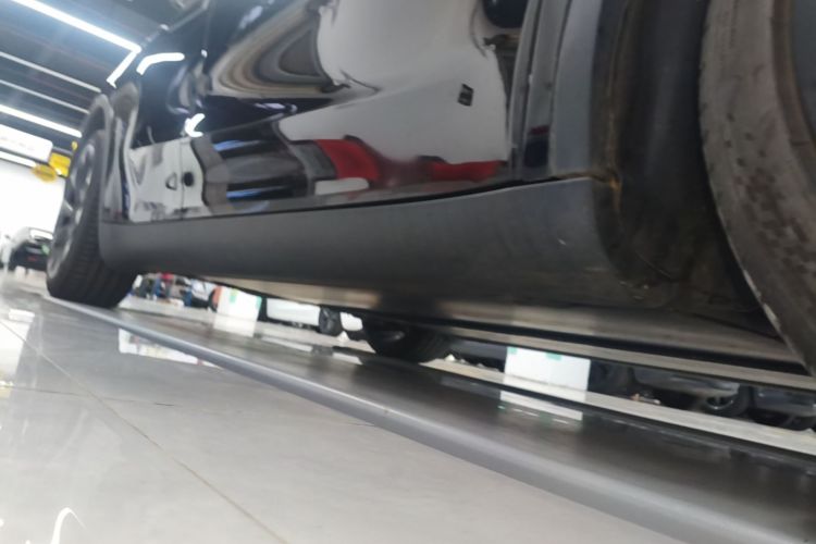 Tesla Model Y 2023 car image #26