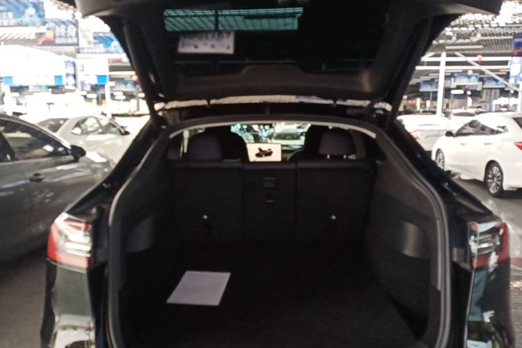Tesla Model Y 2023 #19 Tesla Model Y 2023 car image #19