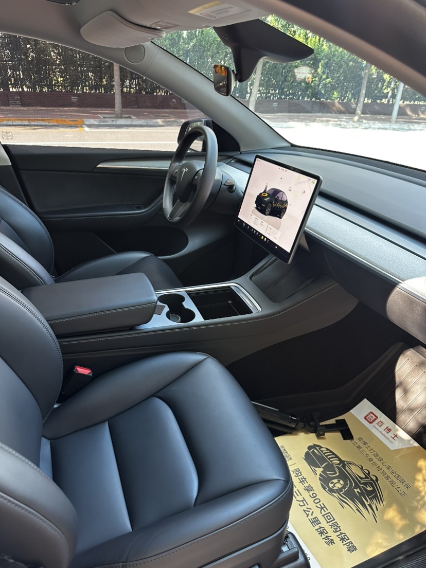Tesla Model Y 2024 #3 Tesla Model Y 2024 car image #3