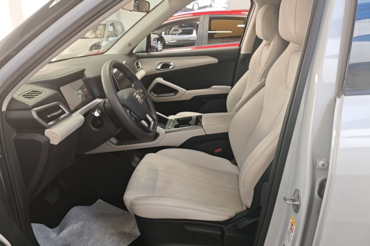 BYD YuanUP 2025 #15 BYD YuanUP 2025 صورة سيارة #15