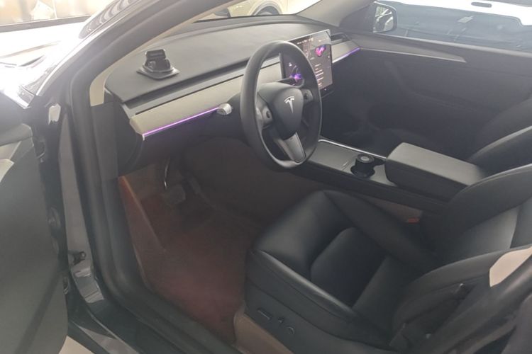 Tesla Model Y 2024 #16 Tesla Model Y 2024 car image #16
