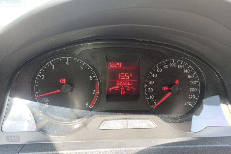 Volkswagen Santana 2016 car image #13