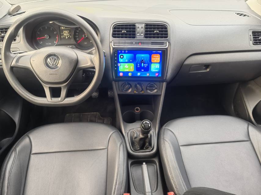 Volkswagen Polo 2014 car image #7