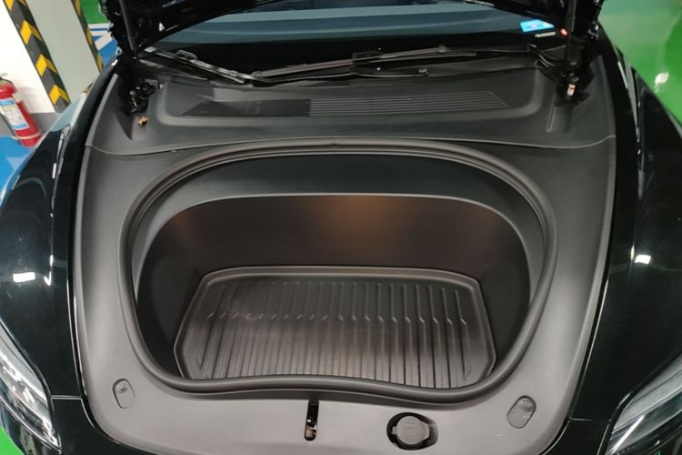 Tesla Model 3 2025 car image #20
