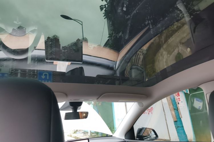 Tesla Model Y 2021 car image #18