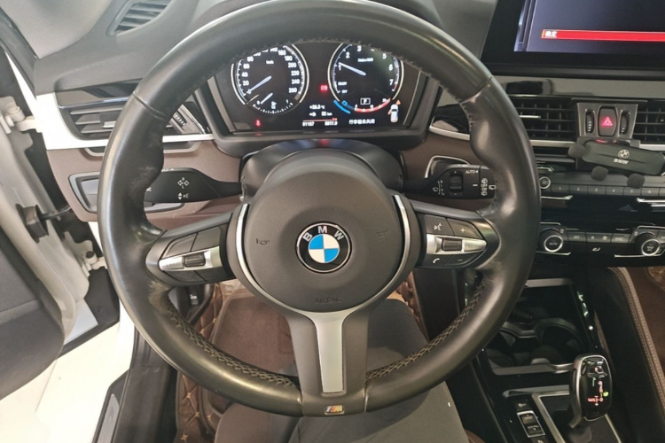 BMW X1 2022 car image #11