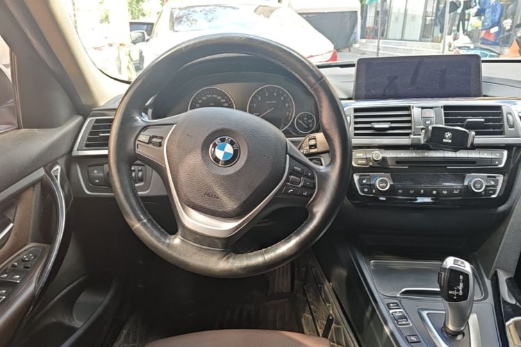 BMW 3 Series 2019 #12 BMW 3 Series 2019 car image #12