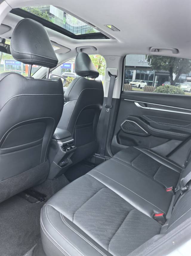 GEELY Emgrand 2024 car image #5