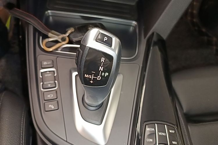 BMW 3 Series GT 2019 #14 BMW 3 Series GT 2019 car image #14