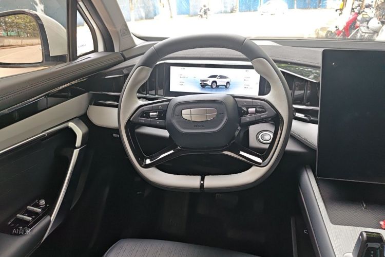 GEELY Boyue L 2025 car image #12