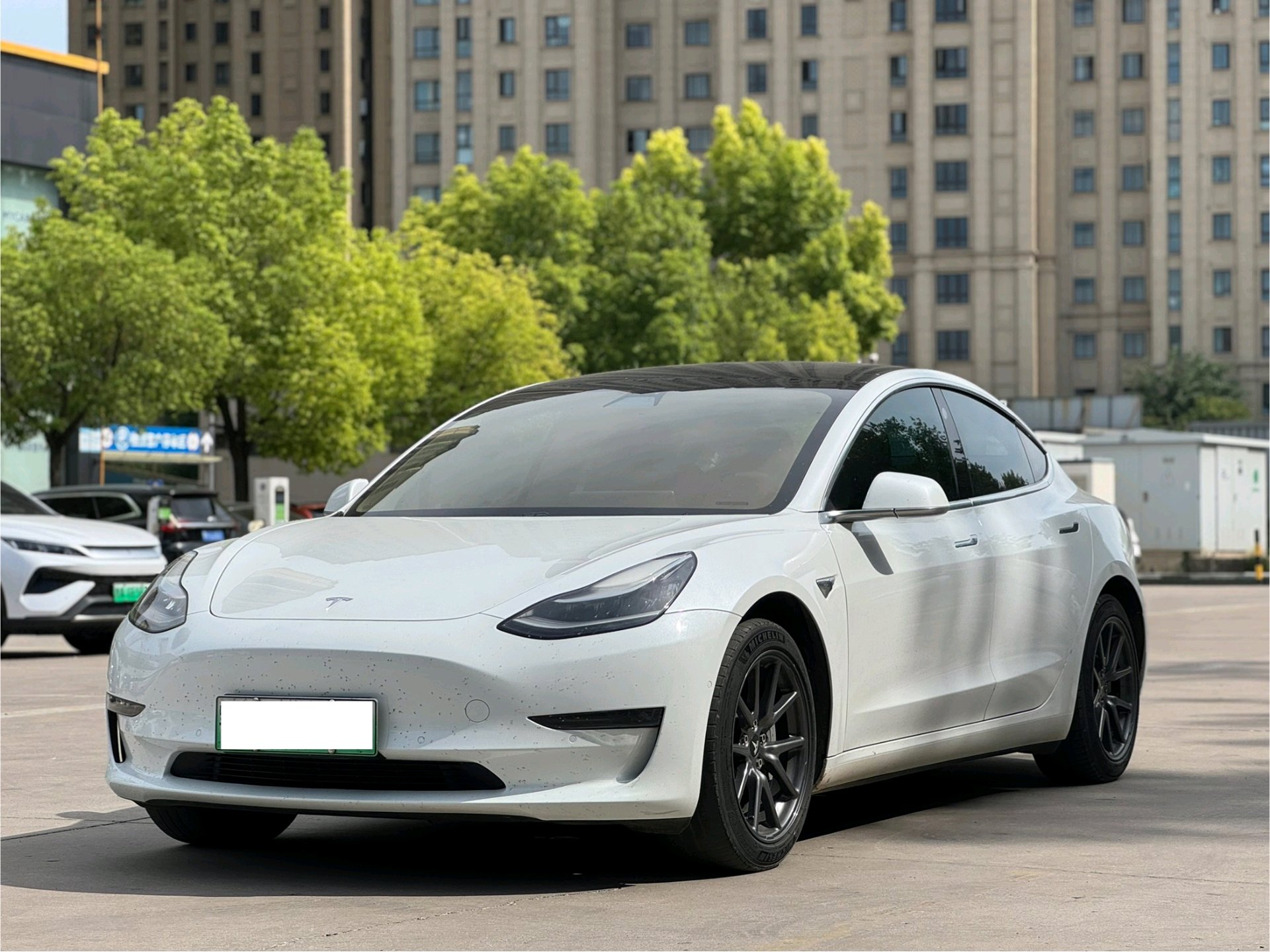 Tesla Model 3 2020 immagine di auto 