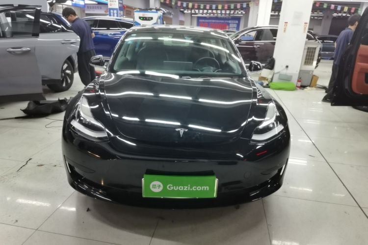 Tesla Model 3 2020 car image #3