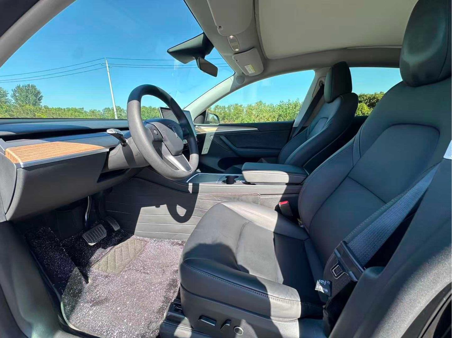 Tesla Model Y 2023 صورة سيارة #6