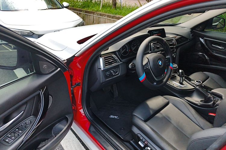 BMW 3 Series 2018 #18 BMW 3 Series 2018 car image #18