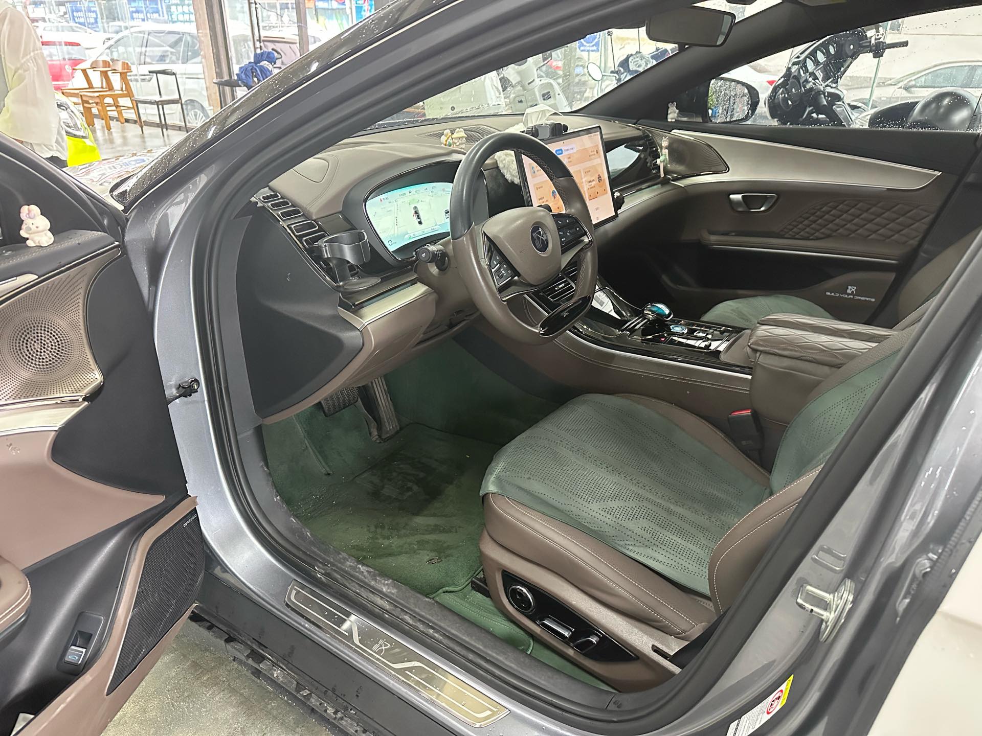 BYD Han 2023 car image #8