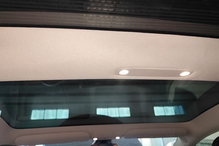 Tesla Model 3 2020 car image #18