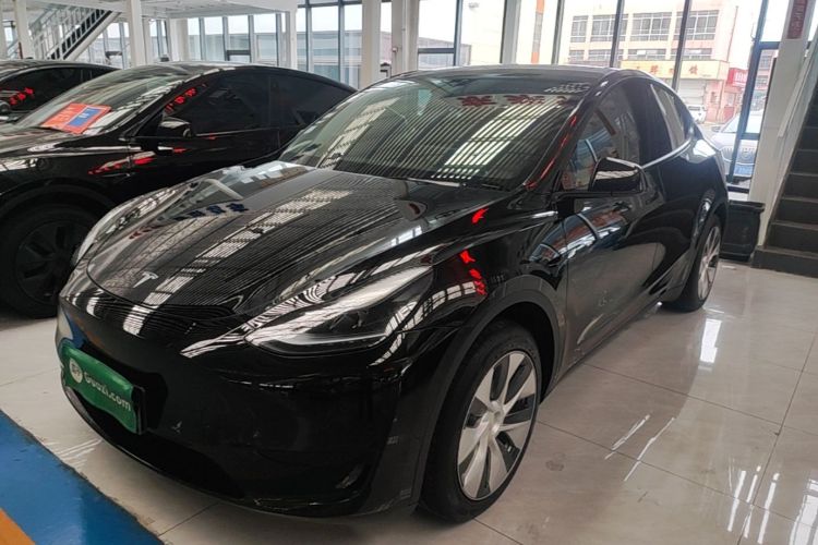 Tesla Model Y 2023 #2 Tesla Model Y 2023 car image #2