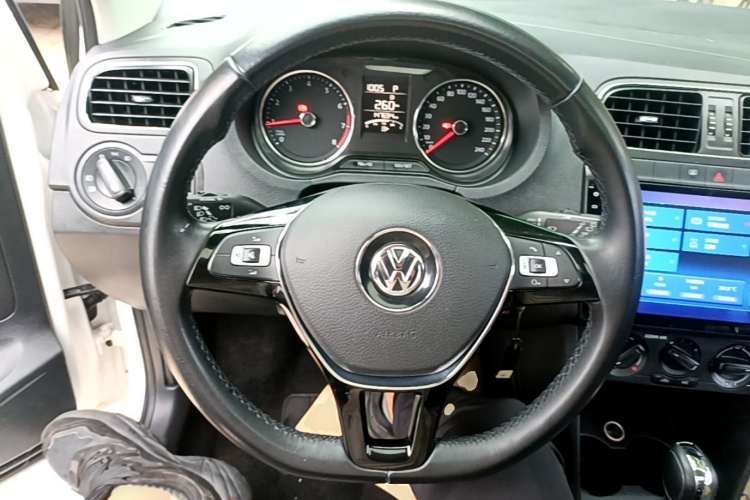 Volkswagen Polo 2016 #11 Volkswagen Polo 2016 car image #11